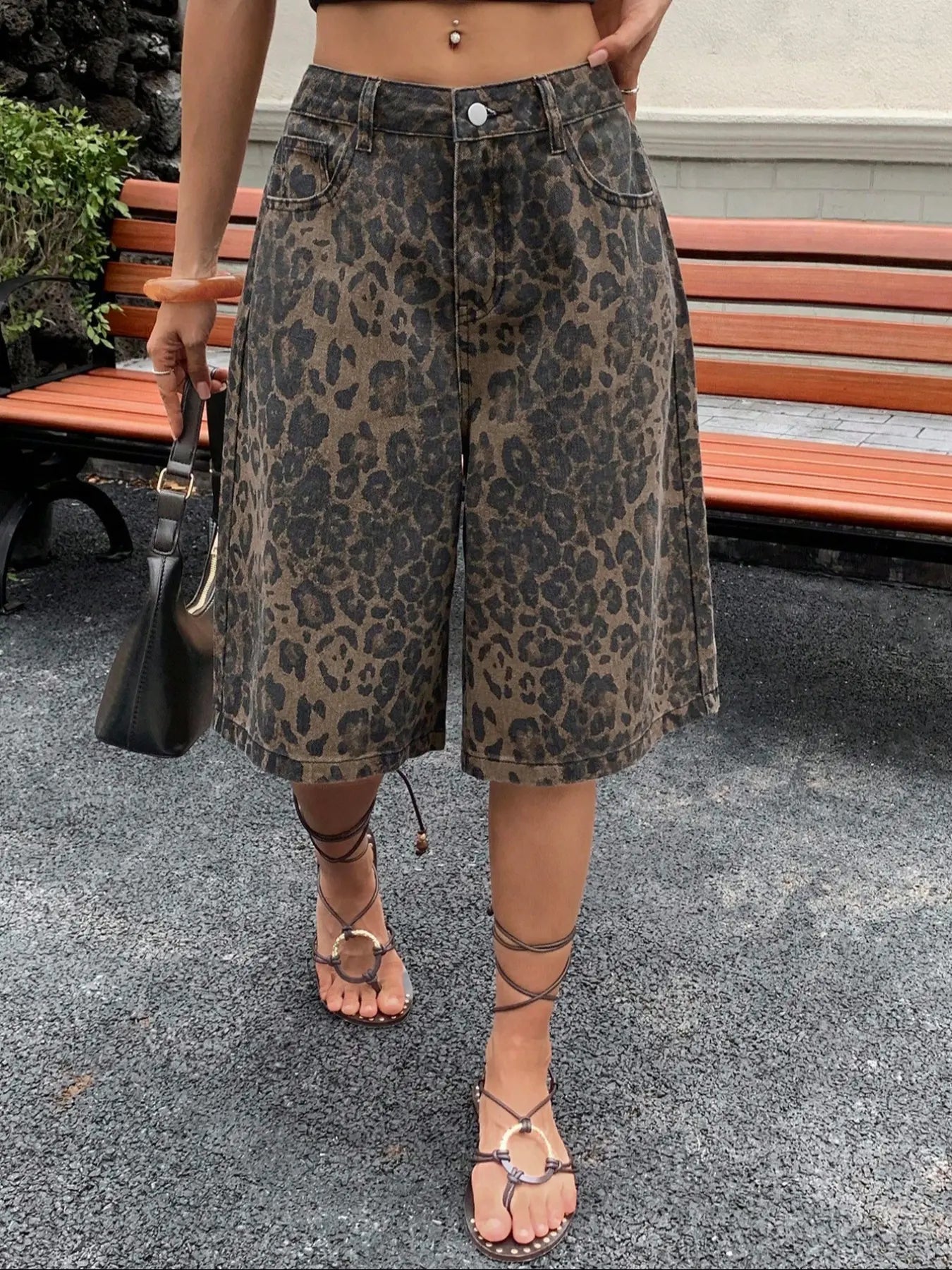 Women'S Leopard Print Mid-Calf Denim Jeans, Trendy Street Style with Button Fly Closure, Youthful Look for Spring and Summer, Streetwear