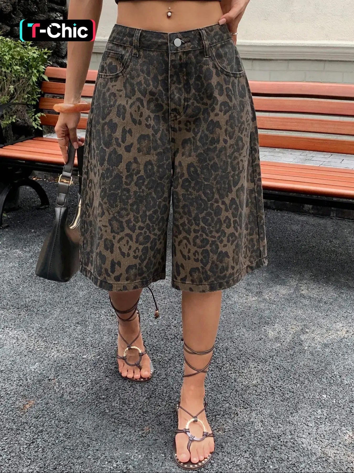 Women'S Leopard Print Mid-Calf Denim Jeans, Trendy Street Style with Button Fly Closure, Youthful Look for Spring and Summer, Streetwear