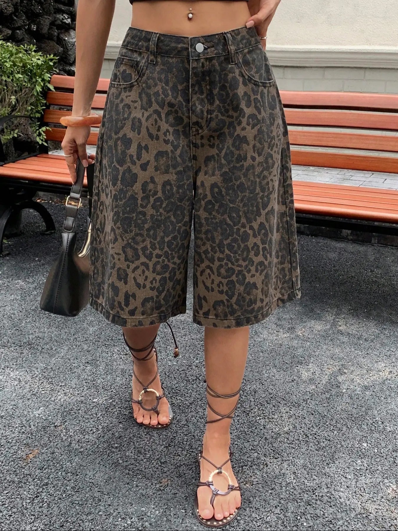 Women'S Leopard Print Mid-Calf Denim Jeans, Trendy Street Style with Button Fly Closure, Youthful Look for Spring and Summer, Streetwear