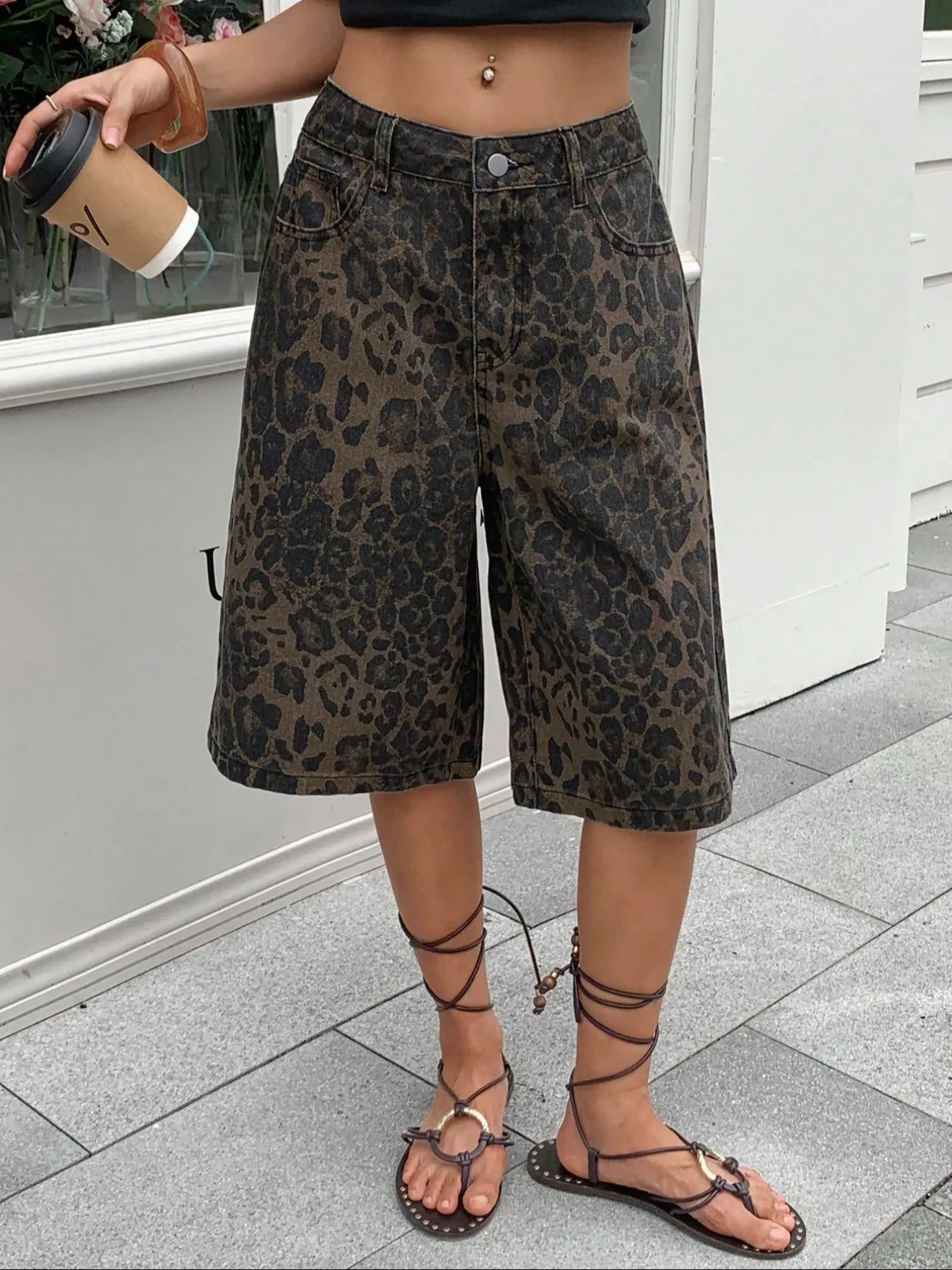 Women'S Leopard Print Mid-Calf Denim Jeans, Trendy Street Style with Button Fly Closure, Youthful Look for Spring and Summer, Streetwear